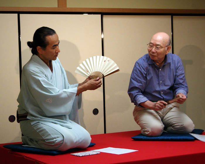 桂雀喜さん(左)と福井大作会員のトークショー