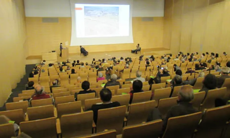 講演会の開催