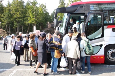 高野山を後にします