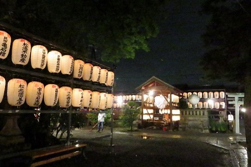 県神社　梵天奉納所のようす