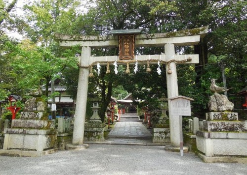 三宅八幡神社正面鳥居