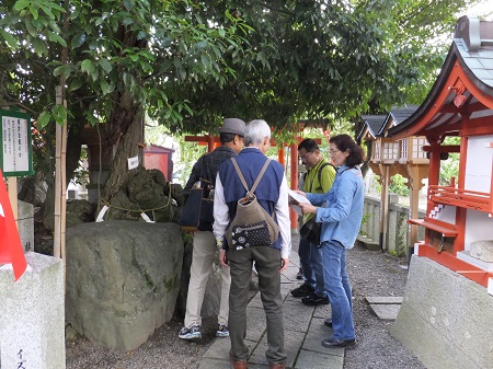 付録もありました　稗田野神社・癌封治瘤の木前にて