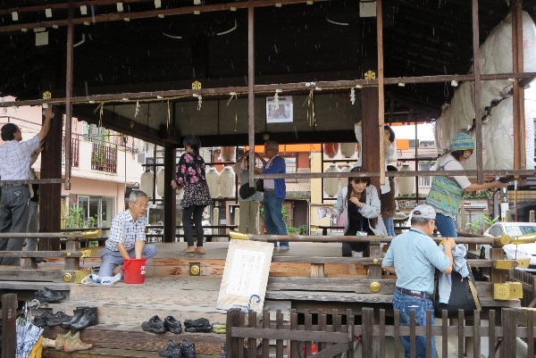 瀧尾神社美化 活動の様子