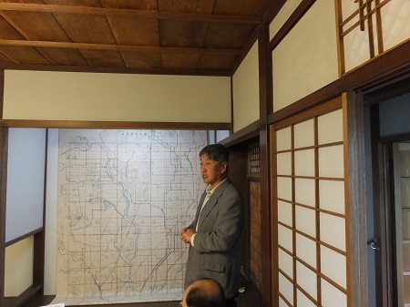 中山修一先生自筆の長岡京図を基にボランティアガイドの山本さんによる解説