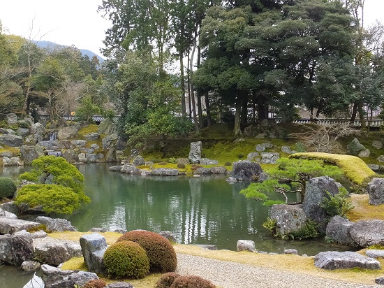 特別史跡・特別名勝　三宝院庭園 秀吉自らが縄張りをし、銘石や樹木は各大名に競わせ集めたと云う