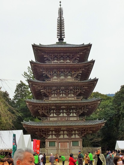 国宝　五重塔　優美な姿により日本三名塔に挙げられる