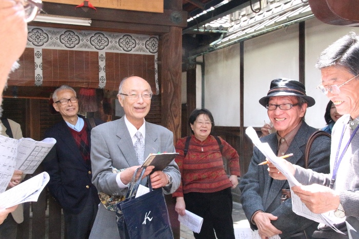 16.4.12新玉津嶋神社　木村さん謡後