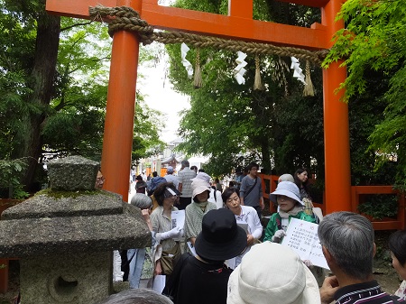 大田神社にて(田中会員)