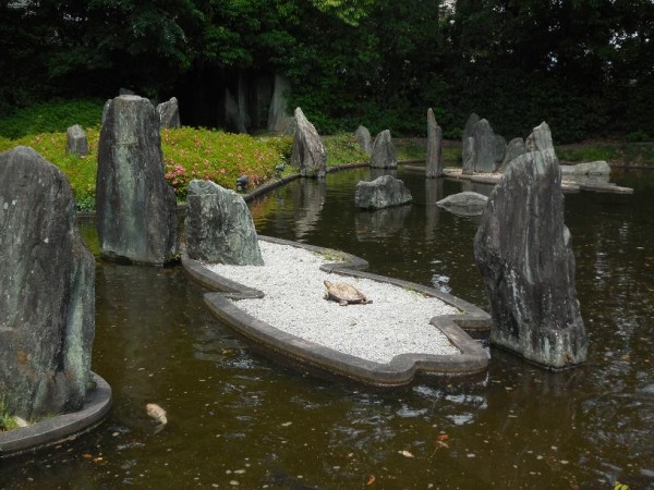 鎌倉風の「蓬莱の庭」