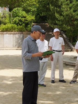 ラジオ塔前にて切島会員より案内