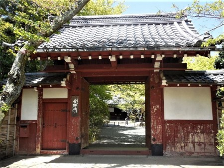 吉野太夫寄進の山門（赤門）