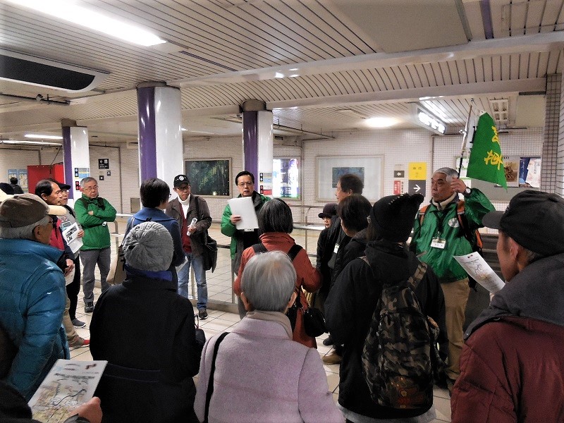 あいさつ・コース等の説明(地下鉄御陵駅改札横