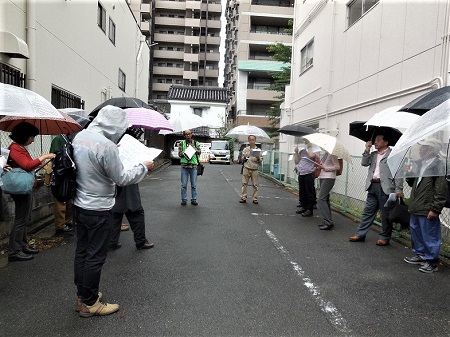 東本願寺伏見別院（会津藩屋敷跡）及び 「四つ辻四つ当たり」について説明（芦田喜雄理事）