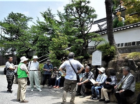 海宝寺の説明（林会員）