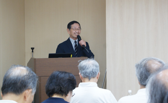 講演する俊藤靖冶会員