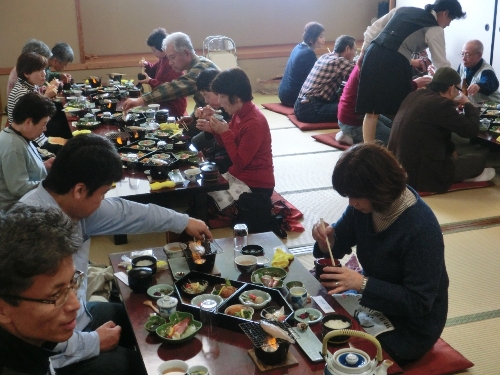 1489-昼食風景１１.12.3.JPG