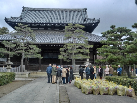 1586-12.1.24浄福寺本堂.jpg