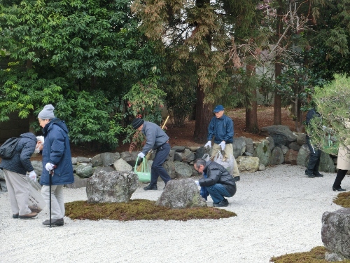 1649-12.2.16報恩寺美化活動風景１.jpg