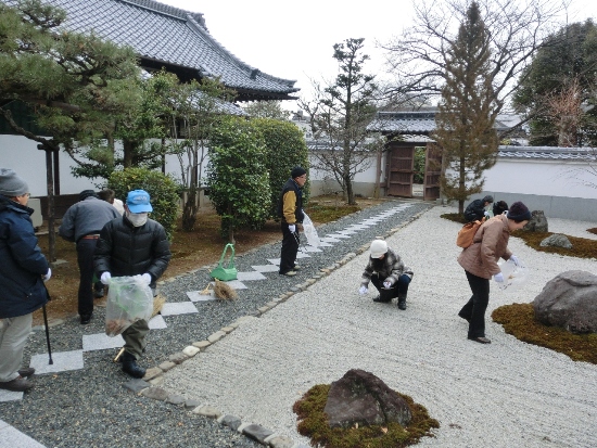 1650-12.2.16報恩寺美化活動風景全体図.jpg