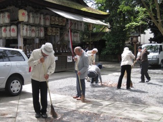 226-下御霊神社美化活動１.JPG