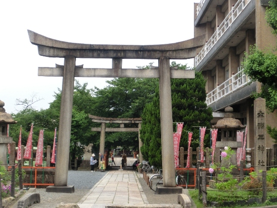 2307-12.6.24六孫王神社鳥居.jpg