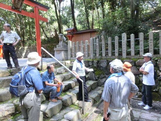 2575-12.9.12山蔭神社での皆さん.jpg