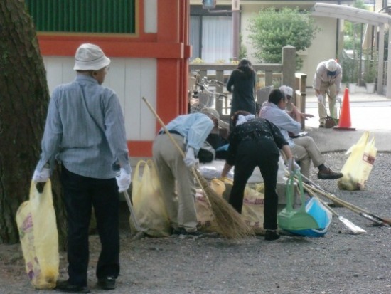 2730-12.10.10今宮美化多数と櫻井氏・藤野氏.jpg