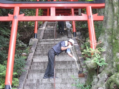 320-10.7.25建勲美化奥野さん.JPG