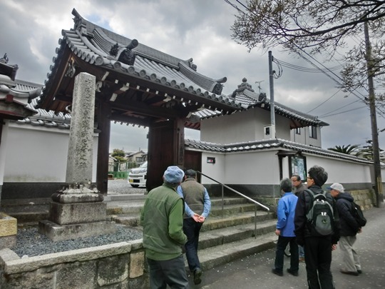 3673-ミニツアーお寺山門.jpg