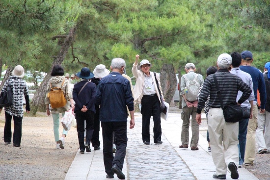 Ｈ27.6.7大徳寺境内を歩く理事長班