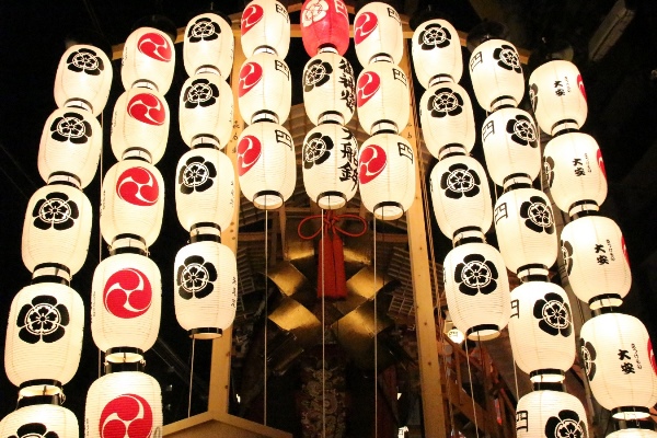 15.7.21金幣と駒形提灯