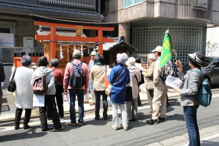 16.4.12花咲稲荷神社