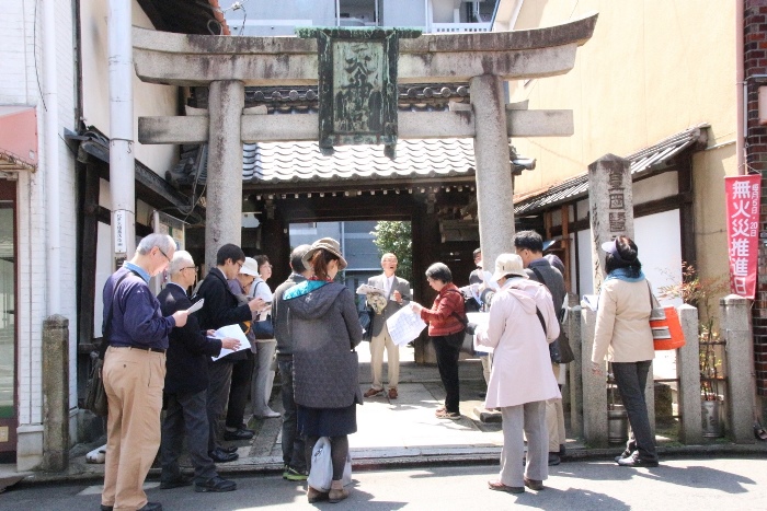 16.4.12五条天神宮鳥居前全体風景