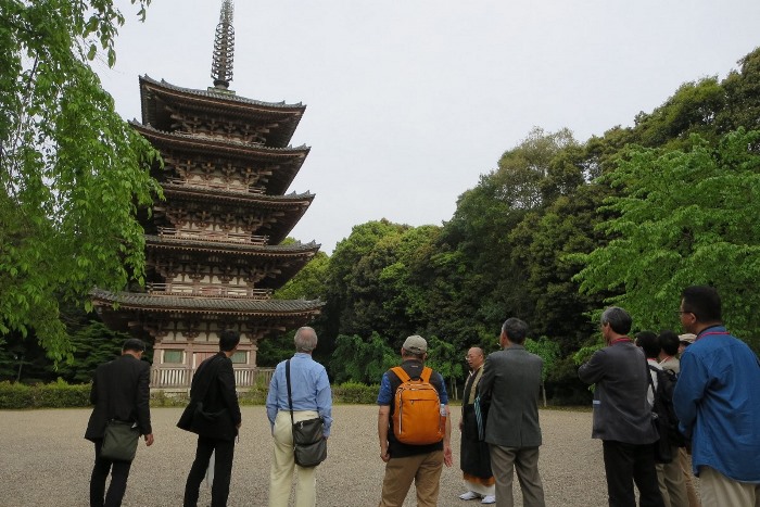 16.4.24醍醐寺五重塔と皆様