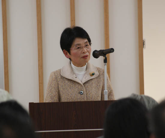 講演する藤井久美子事務局長（1月16日　上京区役所）